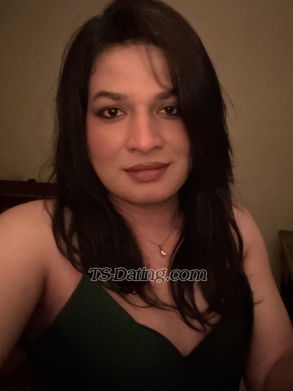 feedphoto-Risha-5720192  Risha feed photo