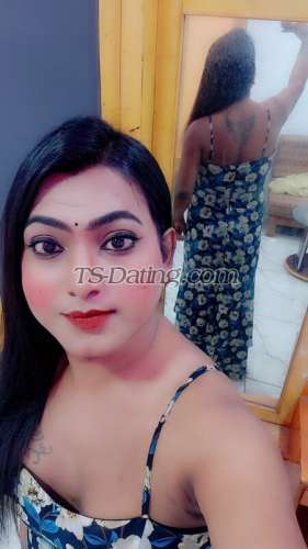 trans girl Aaliya 1720301