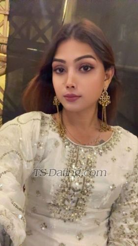 trans girl Aaliyakhan07 9799107