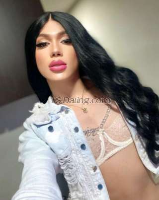 trans girl Adellguti 8042443