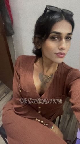 trans girl Adiira 7449524