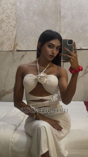 trans girl Adiira 9856010