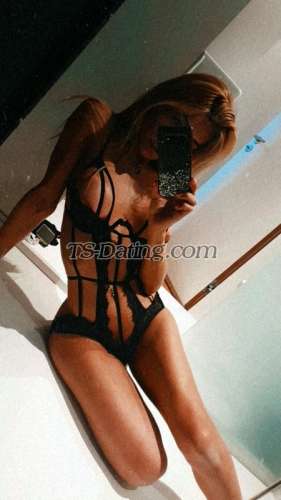 trans girl Agustina 1971381