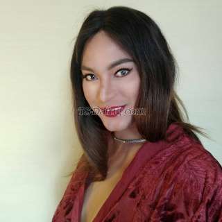 trans girl Ahrya 0482880