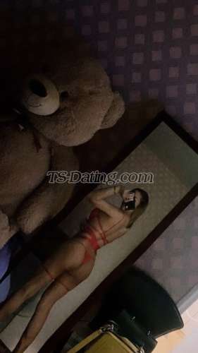 trans girl Ahyel 1303060