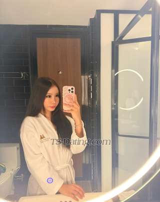 trans girl Ainahrashid 2551510