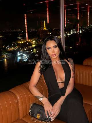 trans girl Alealfieri 9681799