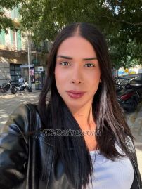Aleja Barcelona Transex Hello, my name is Aleja, I'm 25 years old, I'm Latina and
I'm available to offer you the best service. I am versatile,
I enjoy 69, full body massages and I also like domination. I
have all kinds of toys and I'm very naughty, playful and
sexy. I can also go to your apartment or hotel. Call me to
have the best experience.