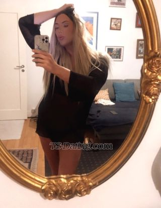 trans girl AlexandraTr 1582223