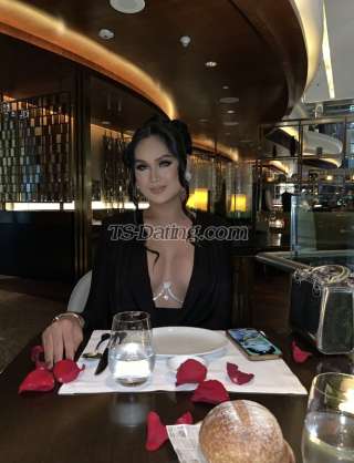 trans girl Aleyana 9599580