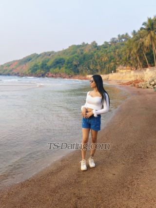 trans girl Aliarawat 0526860