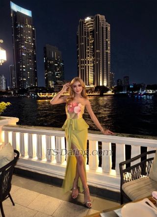 trans girl Alicearaya 9007145