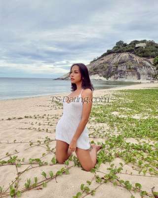 trans girl AlisaFoxy 8011432