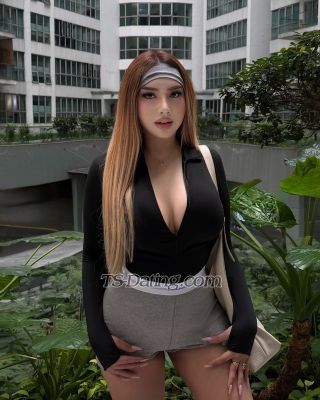 trans girl Almira 0611477