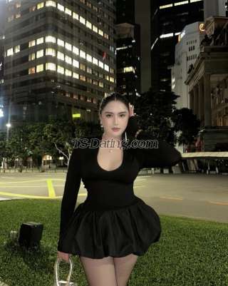 trans girl Almira 2706190