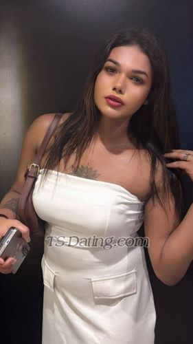 trans girl AmanatJaan 2806778