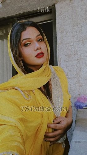 trans girl AmanatJaan 4775885