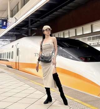 trans girl AmandaGrey 4894099