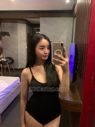 trans girl AmaraChua 8796013