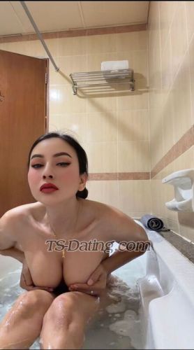 trans girl Amiraaira 5894941