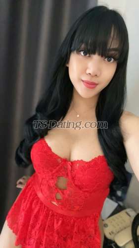 trans girl Anantacitra 2528981