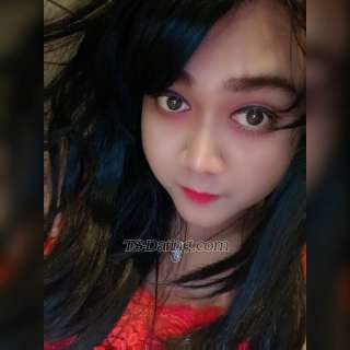 trans girl Andinazura 2200618