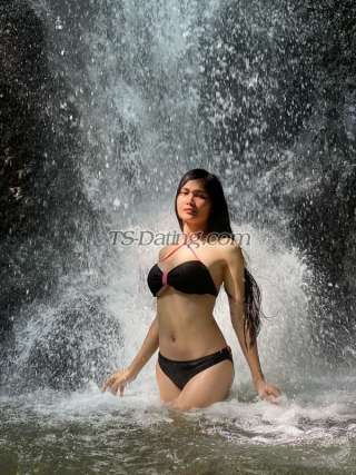 trans girl AngelMariano 0628731