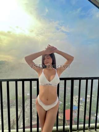 trans girl AngelMariano 0628898