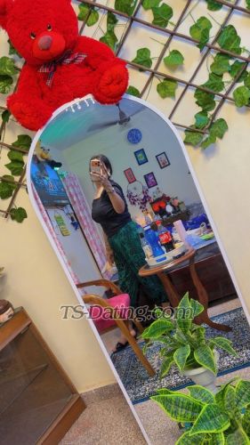 trans girl Anshikaa 2124049