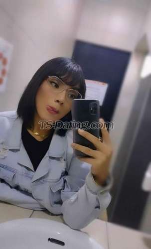trans girl AriFlores 4330011