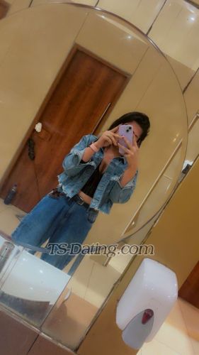 trans girl Alinaroy 0888383