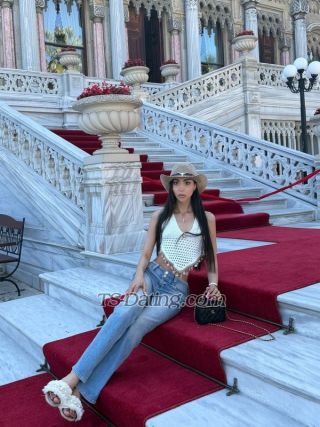 trans girl Atrina 1010205