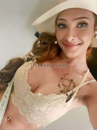 trans girl Aur3l 7916257