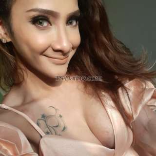 trans girl Aur3l 7916308