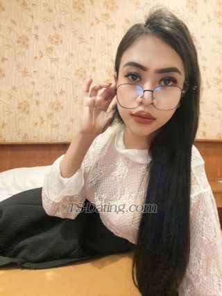 trans girl AuraTopBigBot 1146713 trans girl AuraTopBigBot 1146713