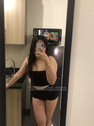 trans girl Avery 0303647