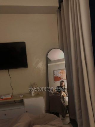 trans girl Avery 0686128