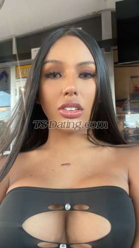 trans girl Avina 0413743