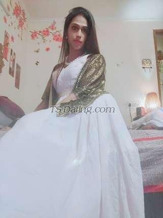 trans girl Avni69phn 8770164