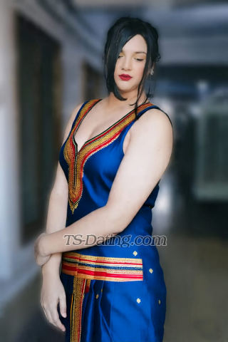 trans girl AyraKhan 1921342