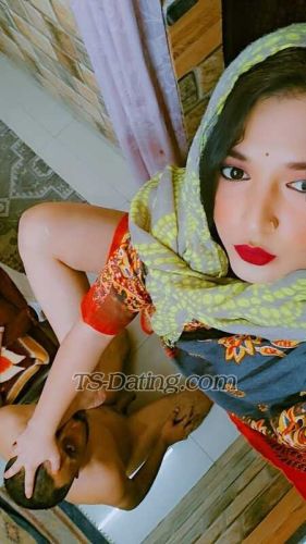 trans girl AyraKhan 5471661