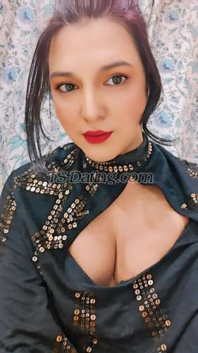 trans girl AyraKhan 5623942