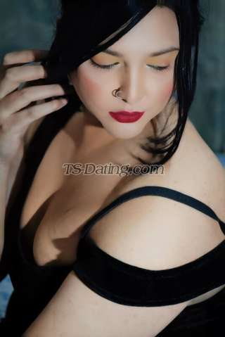 trans girl AyraKhan 5625930