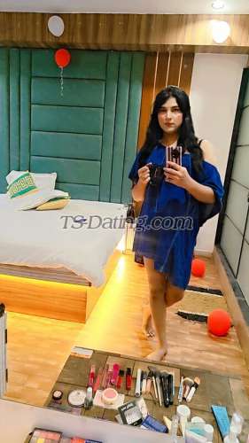 trans girl AyraKhan 5626884
