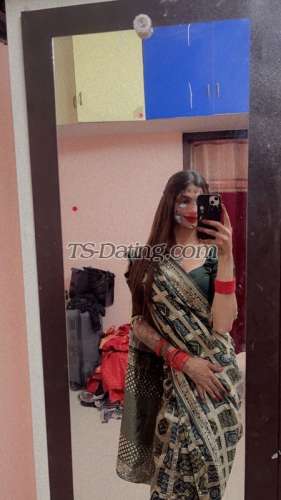 trans girl AyushiRoy 0653853