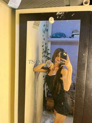 trans girl AyushiRoy 6182307
