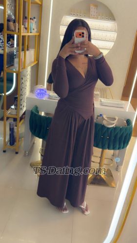 trans girl Ayzel 1916672