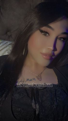 trans girl AznuraRussia 1720369