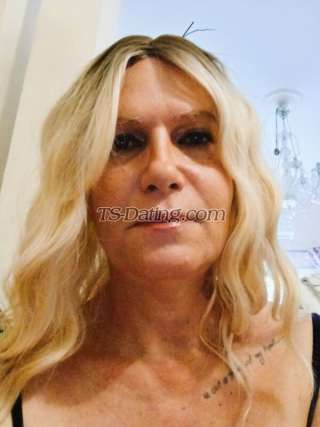 trans girl aliki_trans 3811824