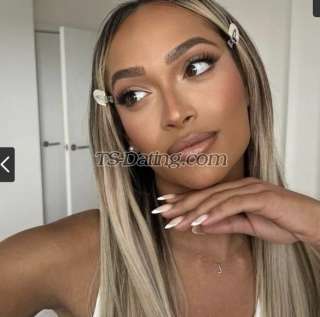 trans girl amandagomez 7747915